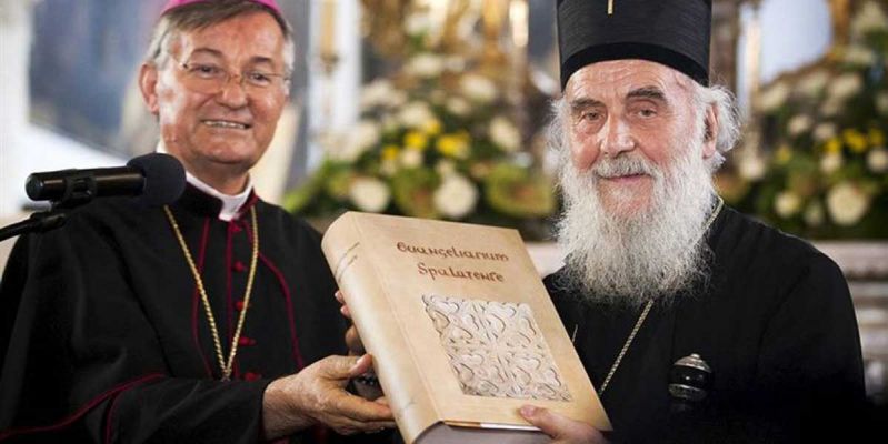L' arcivescovo di Spalato Marin Barisic e il patriarca Irinej