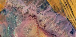 immagine satellitare - Foto di USGS su Unsplash 