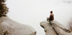 Foto di Jesse Bpwser su Unsplash